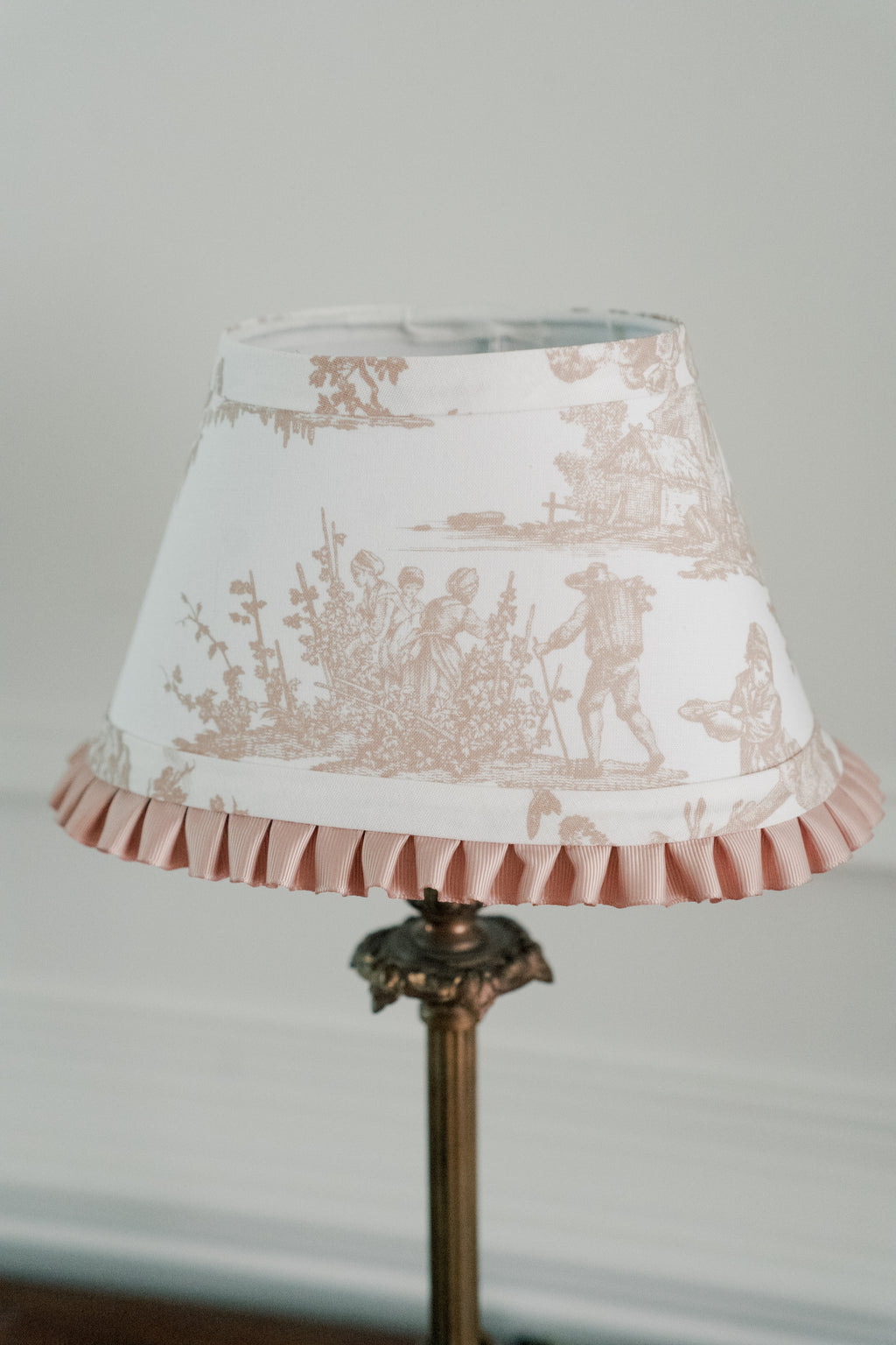 8" Tan & Ivory French Toile Oval Lampshade