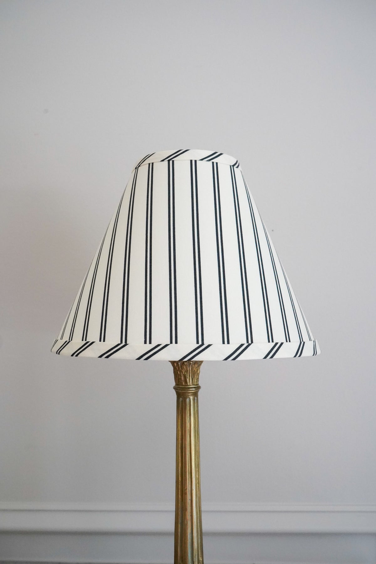 10" French Cream & Black Stripe Chimney Shade