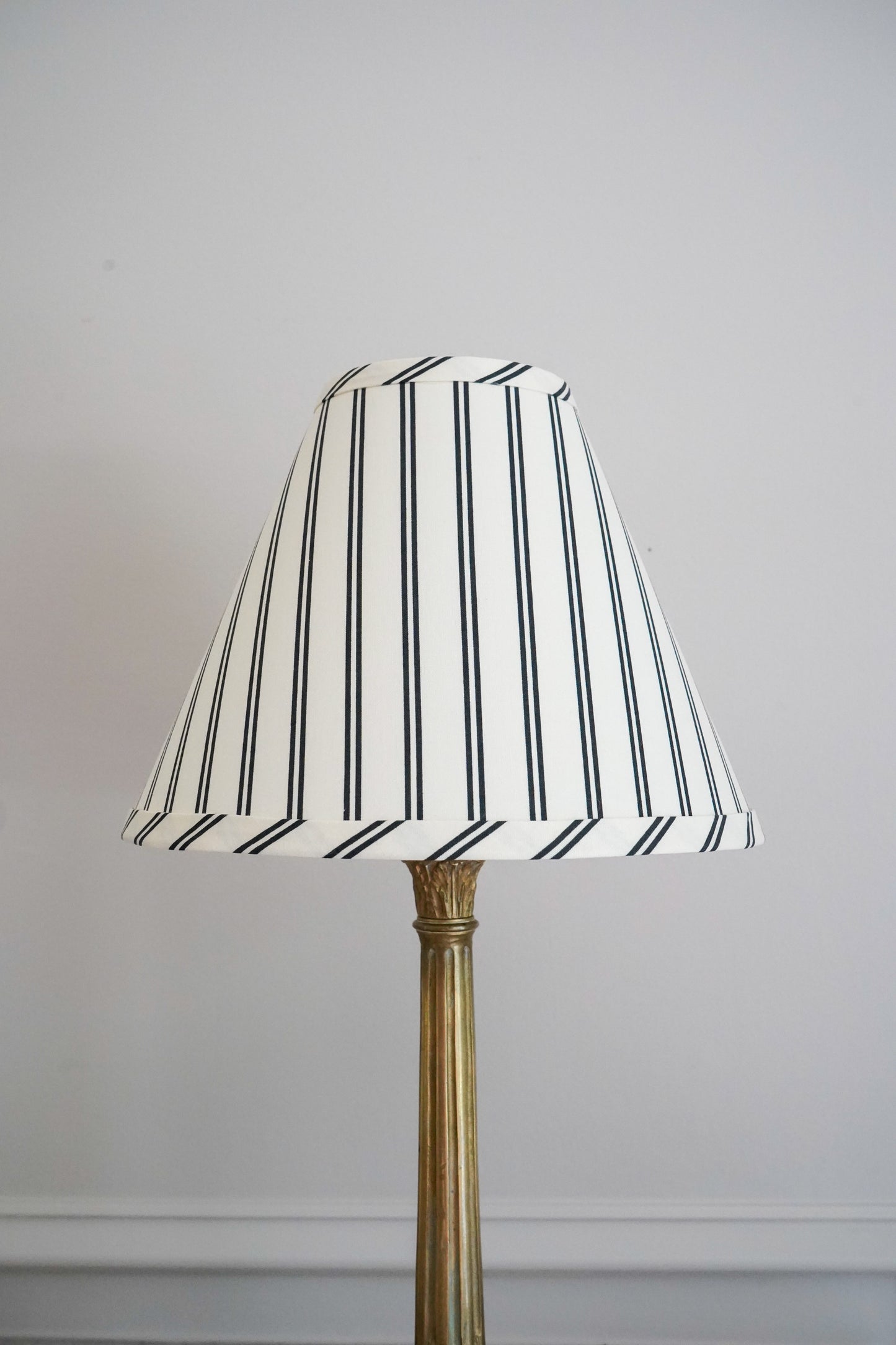 10" French Cream & Black Stripe Chimney Shade